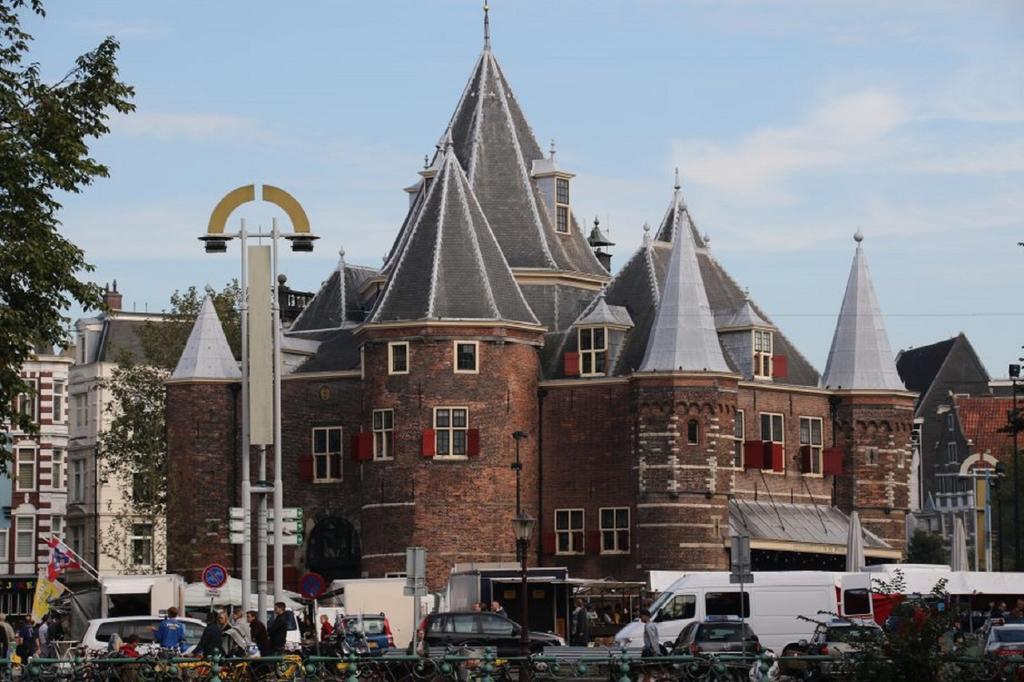 A304 Romantic Seaship In Top Center Amsterdam Exterior photo